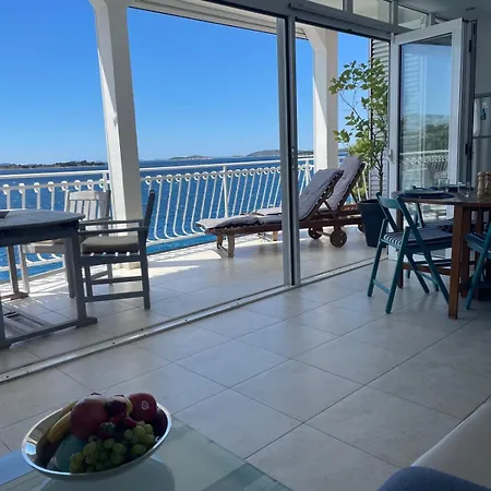 Outstanding Views - Tribunj, Croatia, アパート